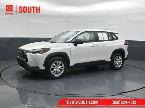 Used 2024 Toyota Corolla Cross L AWD/4WD image 7