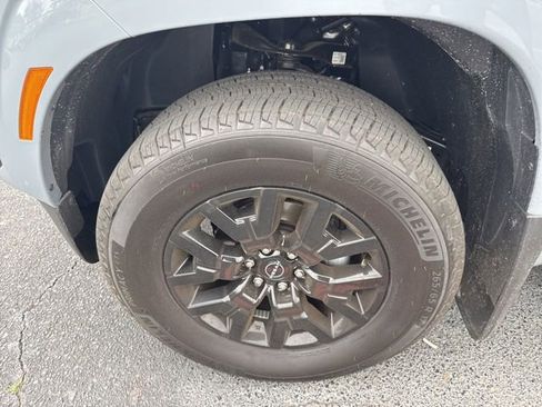 Used 2026 Nissan Frontier SV w/ SV Convenience Package image 12