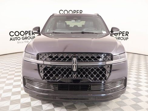 New 2026 Lincoln Navigator Reserve w/ Jet Appearance Package AWD/4WD image 9