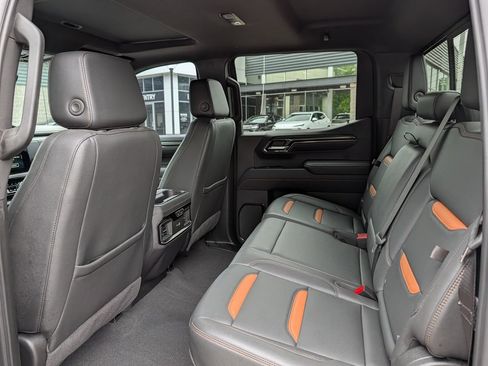 Used 2024 GMC Sierra 1500 AT4 w/ Technology Package AWD/4WD image 29