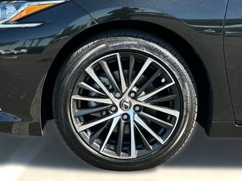 Used 2024 Lexus ES 350 image 13