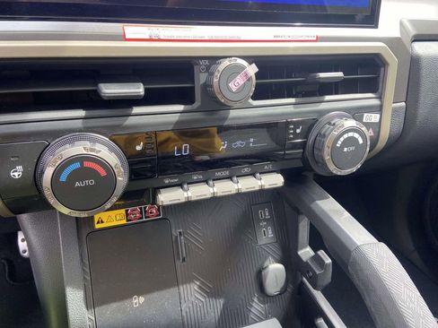 Used 2026 Toyota Tacoma TRD Sport w/ TRD Sport Upgrade Package image 26