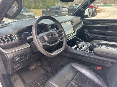 Used 2022 Jeep Wagoneer Series II image 8