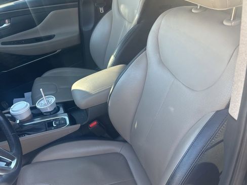 Used 2020 Hyundai Santa Fe SEL w/ Convenience + Premium Package image 19