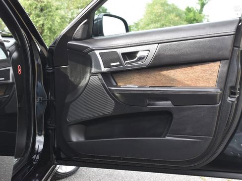Used 2012 Jaguar XF R image 10