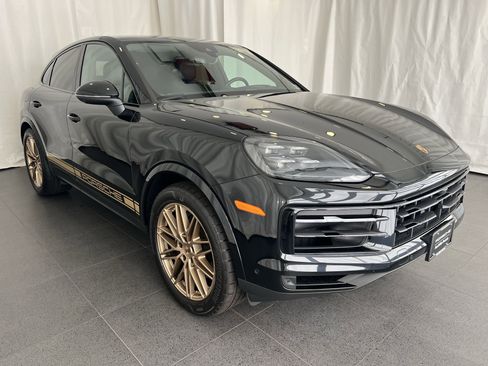 Certified 2025 Porsche Cayenne Coupe image 7