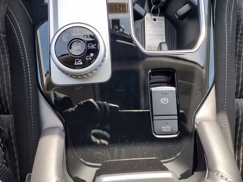 New 2026 Mitsubishi Outlander ES image 23