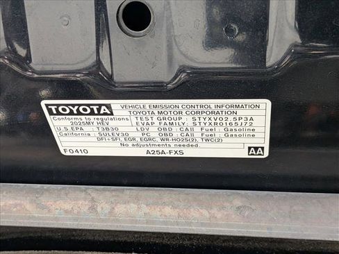 Used 2025 Toyota Camry SE image 23