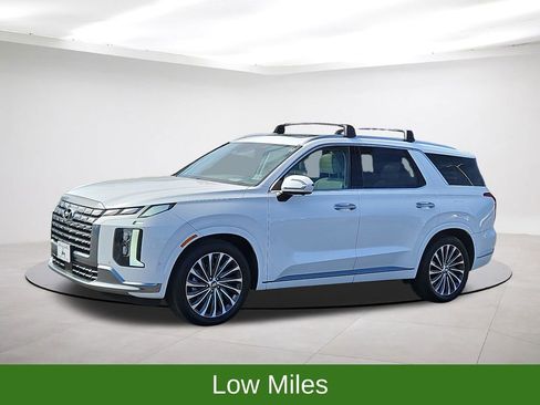 Used 2023 Hyundai Palisade Calligraphy image 3