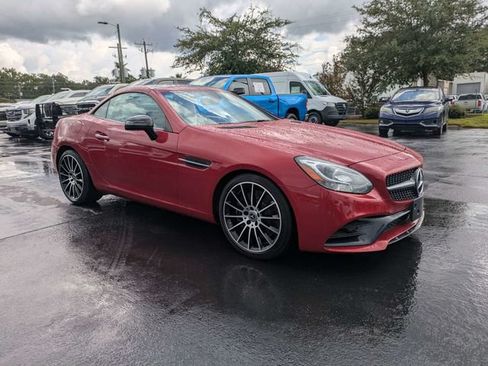 Used 2020 Mercedes-Benz SLC 300 image 3