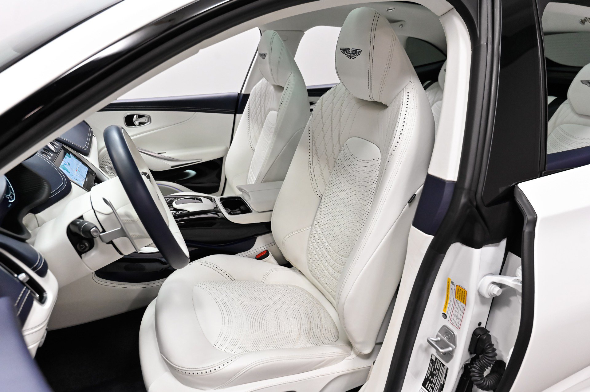 Used 2023 Aston Martin DBX 707 AWD/4WD image 6