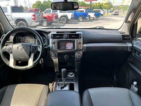Used 2018 Toyota 4Runner SR5 Premium AWD/4WD image 7