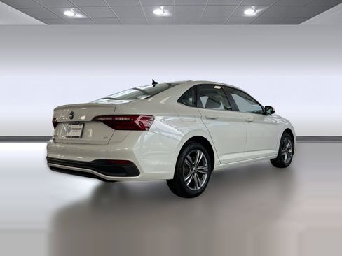 Used 2022 Volkswagen Jetta SE FWD image 9