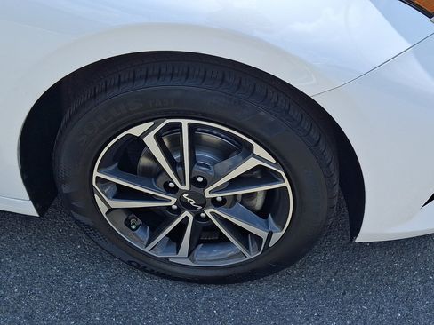 Used 2022 Kia Forte LXS FWD image 13
