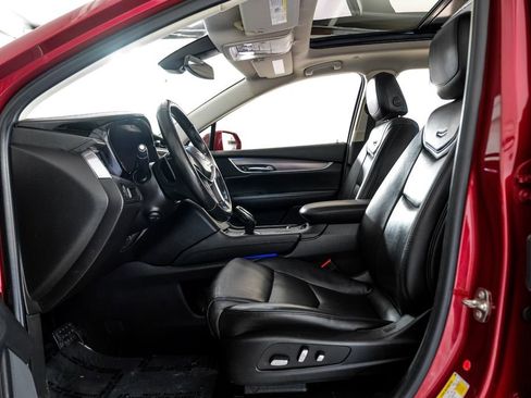 Used 2019 Cadillac XT5 Premium Luxury image 3