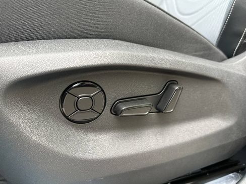 New 2026 Volkswagen Tiguan SE R-Line AWD/4WD image 9
