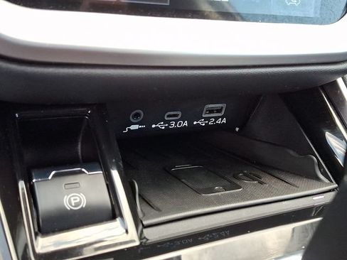 Used 2023 Subaru Outback Touring XT AWD/4WD image 25
