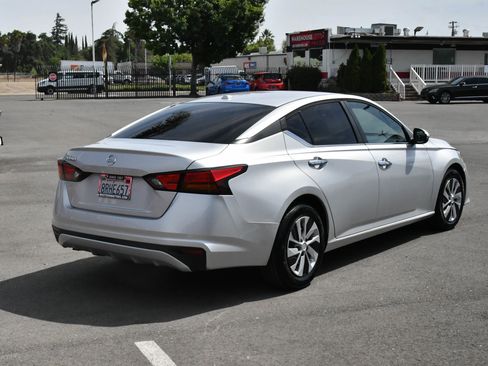 Used 2020 Nissan Altima 2.5 S FWD image 8