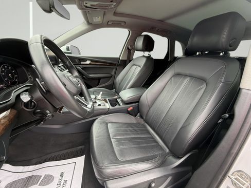 Used 2019 Audi Q5 2.0T Premium Plus w/ Premium Plus Package image 4