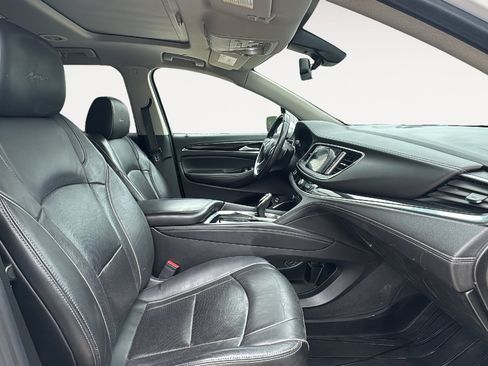 Used 2020 Buick Enclave Avenir w/ Avenir Technology Package FWD image 26
