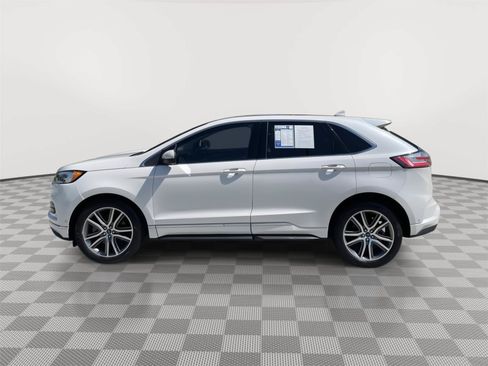 Used 2019 Ford Edge Titanium w/ Equipment Group 301A AWD/4WD image 12