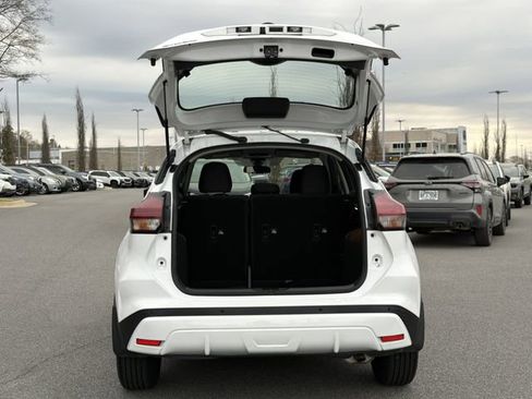 Used 2022 Nissan Kicks S image 15