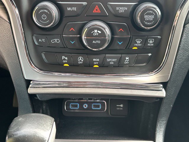 Used 2021 Jeep Grand Cherokee Laredo AWD/4WD image 32