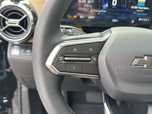 New 2025 Chevrolet Equinox ACTIV w/ Safety and Technology Package image 19