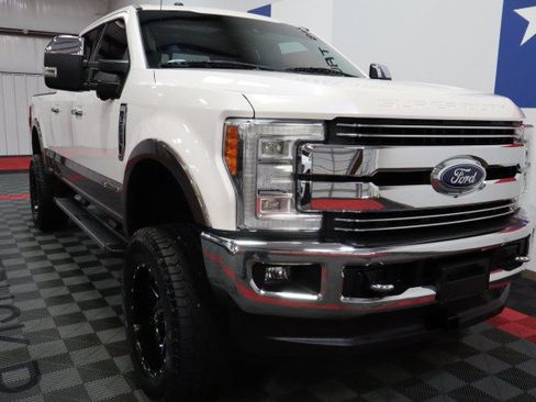 Used 2017 Ford F350 4x4 Crew Cab Super Duty image 16