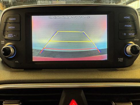 Used 2019 Hyundai Santa Fe SE AWD/4WD image 16