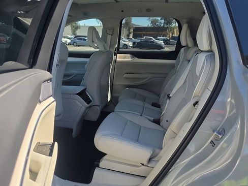 Used 2025 Volvo EX90 Ultra AWD/4WD image 6