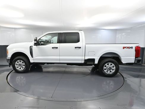 Used 2023 Ford F250 XLT w/ FX4 Off-Road Package AWD/4WD image 10