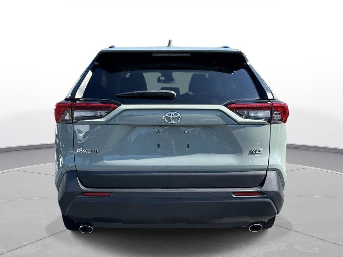 Used 2021 Toyota RAV4 XLE Premium FWD image 7