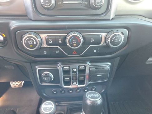 Used 2019 Jeep Wrangler Unlimited Sport S AWD/4WD image 44