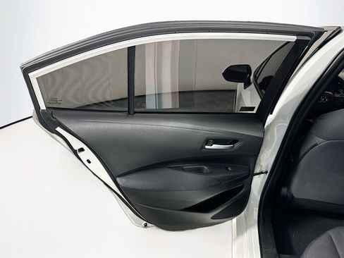 Used 2021 Toyota Corolla LE image 24