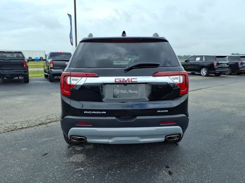 Used 2023 GMC Acadia SLT AWD/4WD image 4