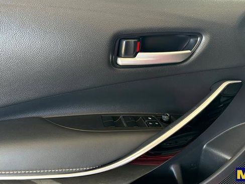 Used 2022 Toyota Corolla XLE image 11