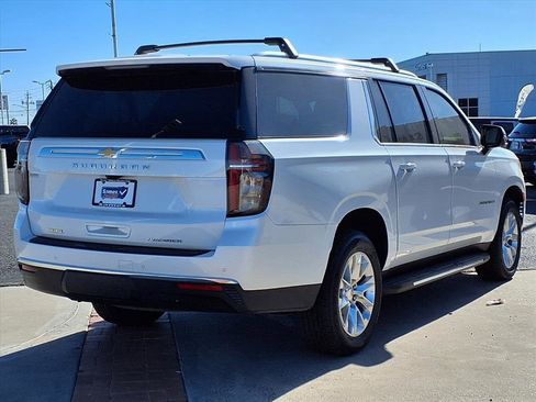 Used 2024 Chevrolet Suburban Premier image 7