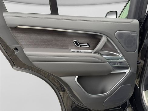 New 2026 Land Rover Range Rover SE image 17