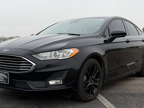 Certified 2020 Ford Fusion SE w/ Equipment Group 151A FWD image 11