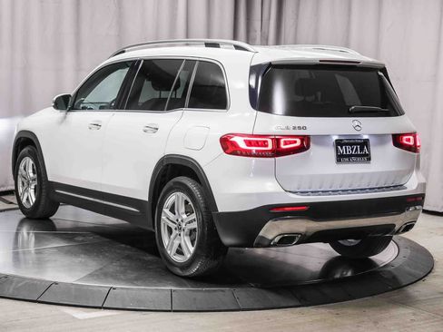 Used 2021 Mercedes-Benz GLB 250 image 2