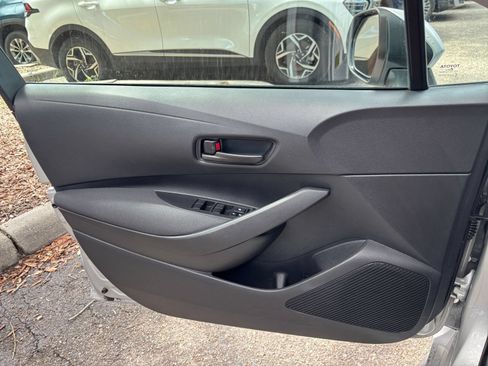 Used 2025 Toyota Corolla LE FWD image 18