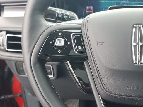 New 2026 Lincoln Aviator AWD image 16