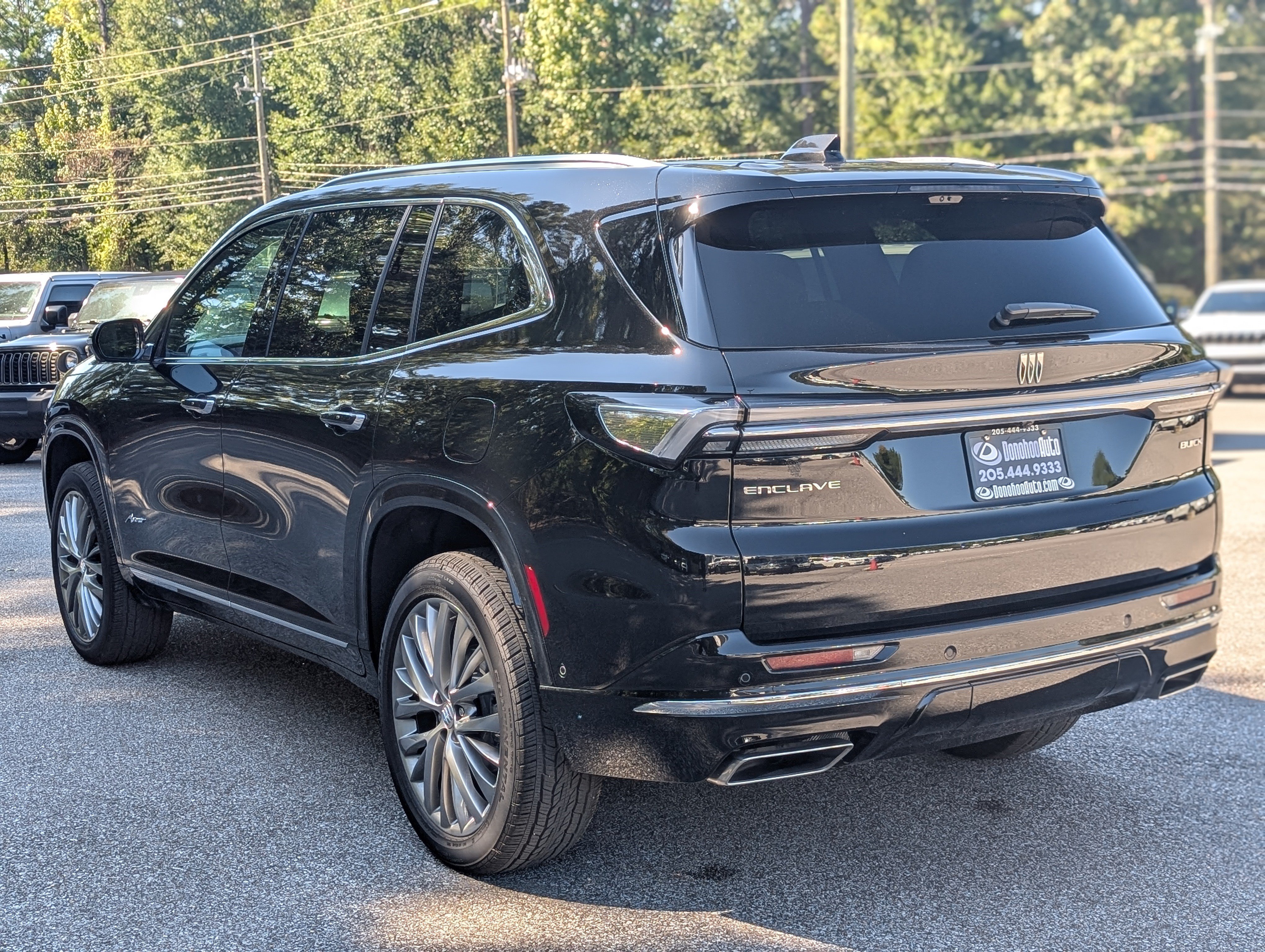 Used 2026 Buick Enclave Avenir w/ Super Cruise Package FWD image 7