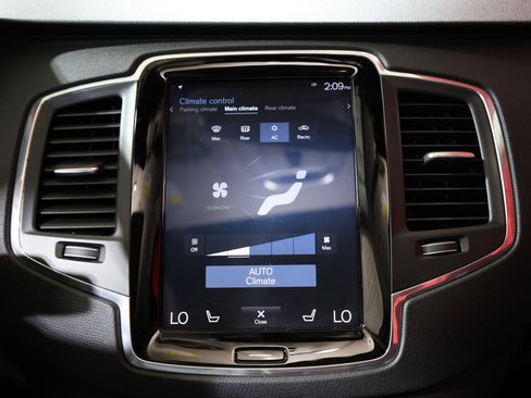 Used 2019 Volvo XC90 T5 Momentum FWD image 20
