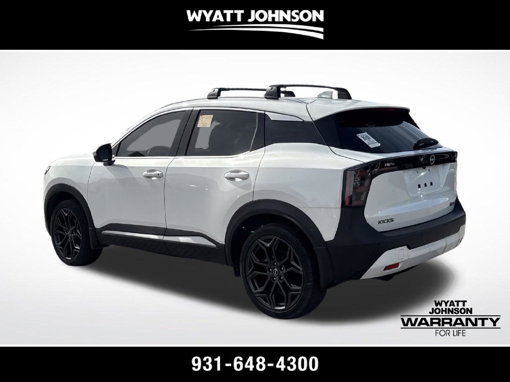 Used 2025 Nissan Kicks SR AWD/4WD image 3