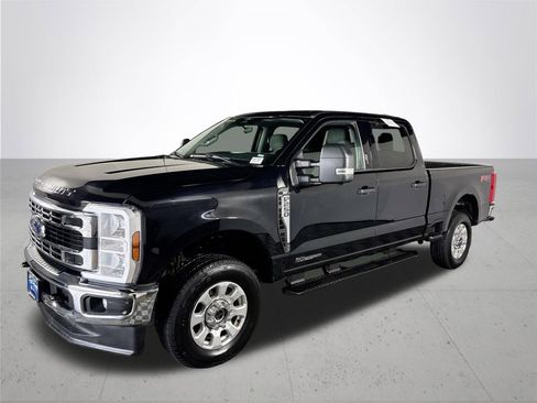 Used 2024 Ford F250 XLT w/ FX4 Off-Road Package image 2