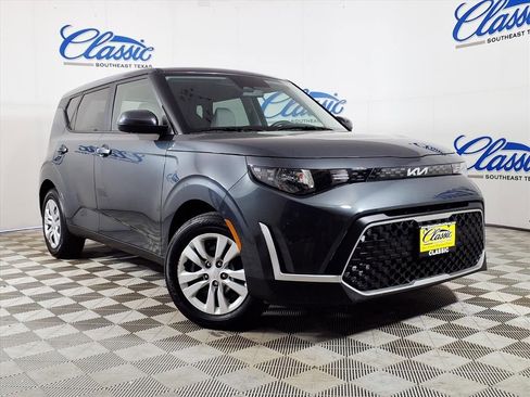 Certified 2025 Kia Soul LX image 1