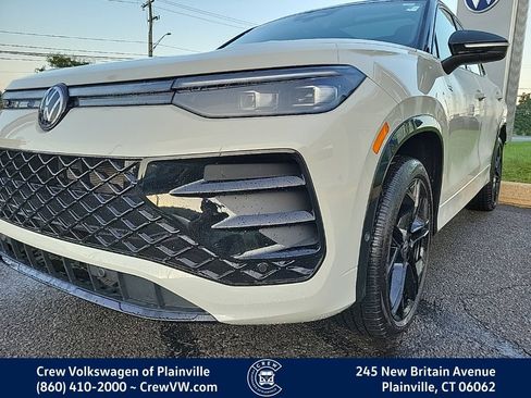 Used 2025 Volkswagen Tiguan SE R-Line AWD/4WD image 24
