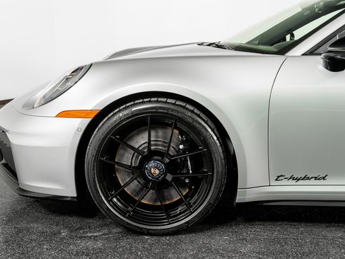 Used 2026 Porsche 911 Carrera 4 GTS image 19
